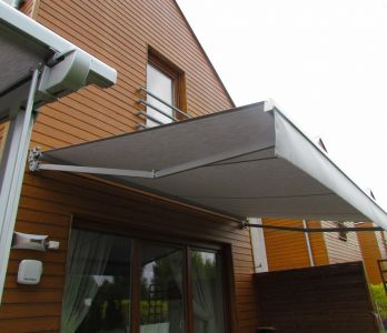 Pergola tarasowa Pergolino 375x500 oraz markiza tarasowa Basic 400x250