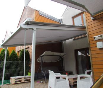 Pergola tarasowa Pergolino 375x500 oraz markiza tarasowa Basic 400x250